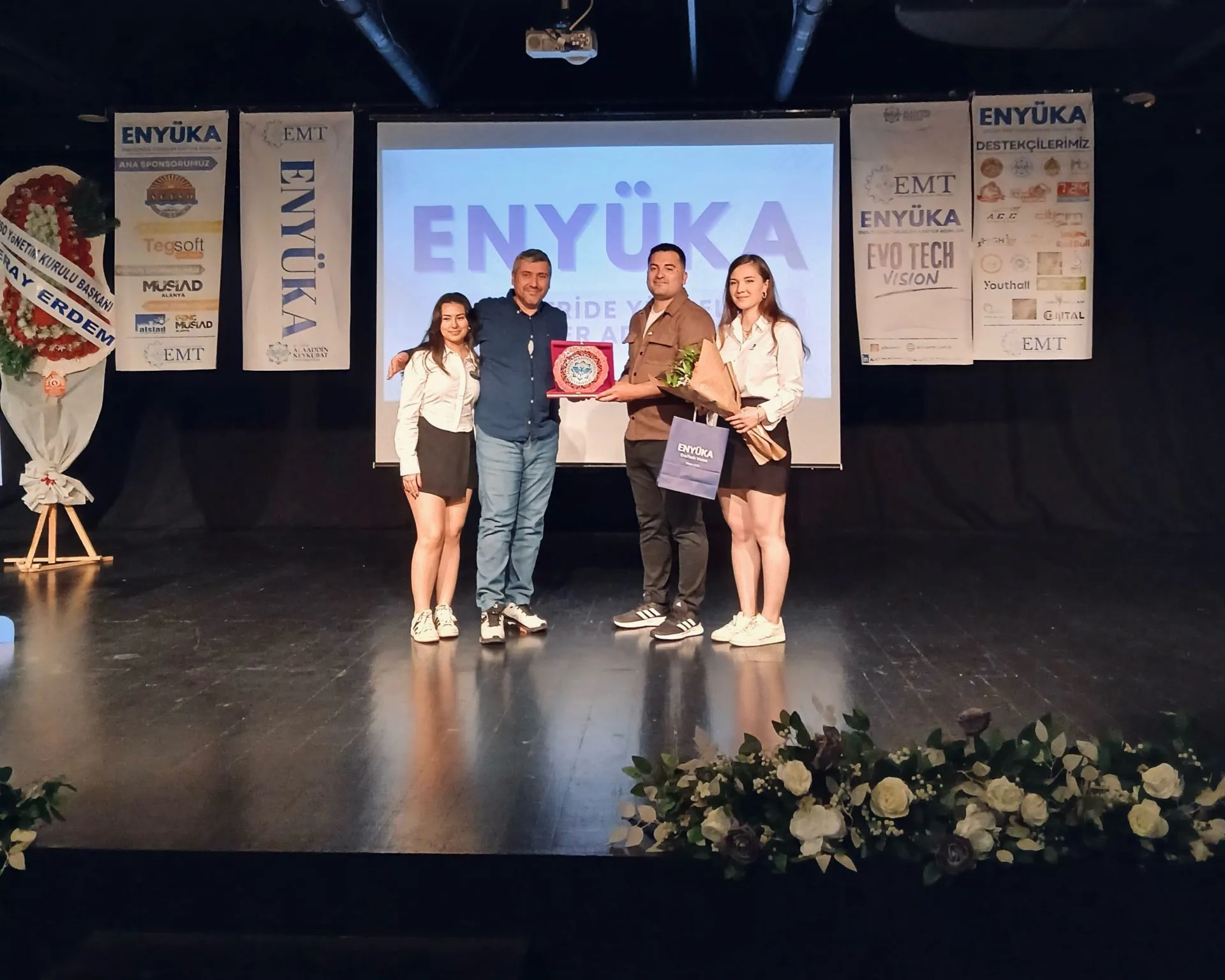 Kaan Murat Ayvaz ALKÜ ENYÜKA Zirvesi'nde Girişimcilik ve Ar-Ge Süreçlerini Anlattı