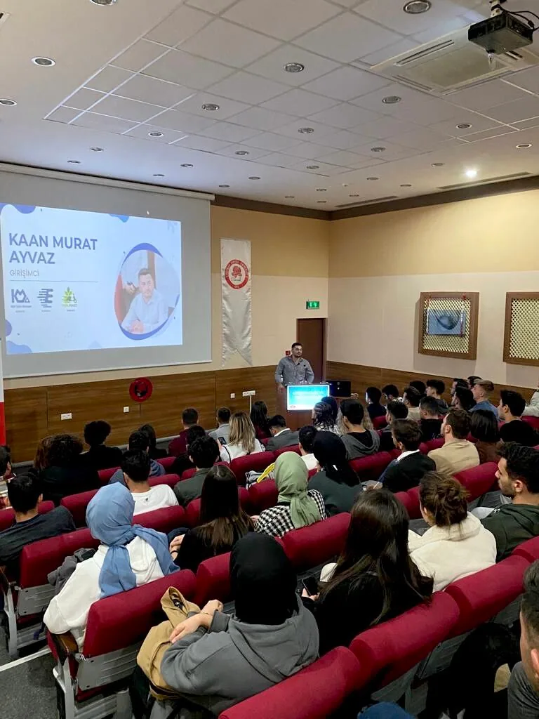 Kaan Murat Ayvaz Süleyman Demirel Üniversitesi'nde Girişimcilik Söyleşisi Gerçekleştirdi
